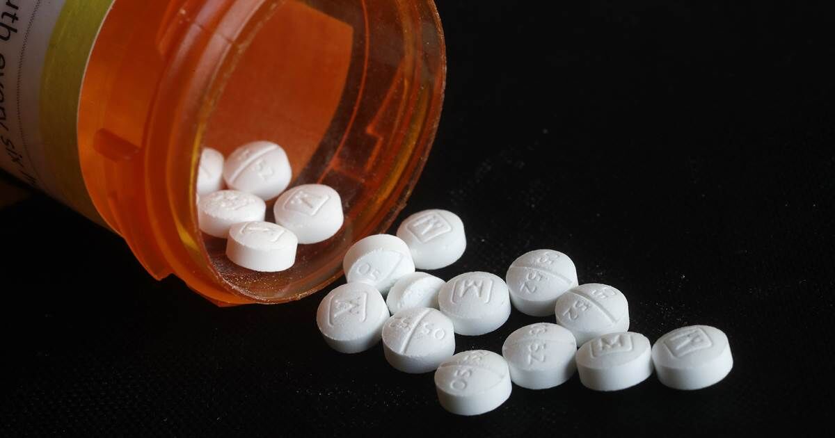 Pritzker signs bills taking aim at opioid crisis